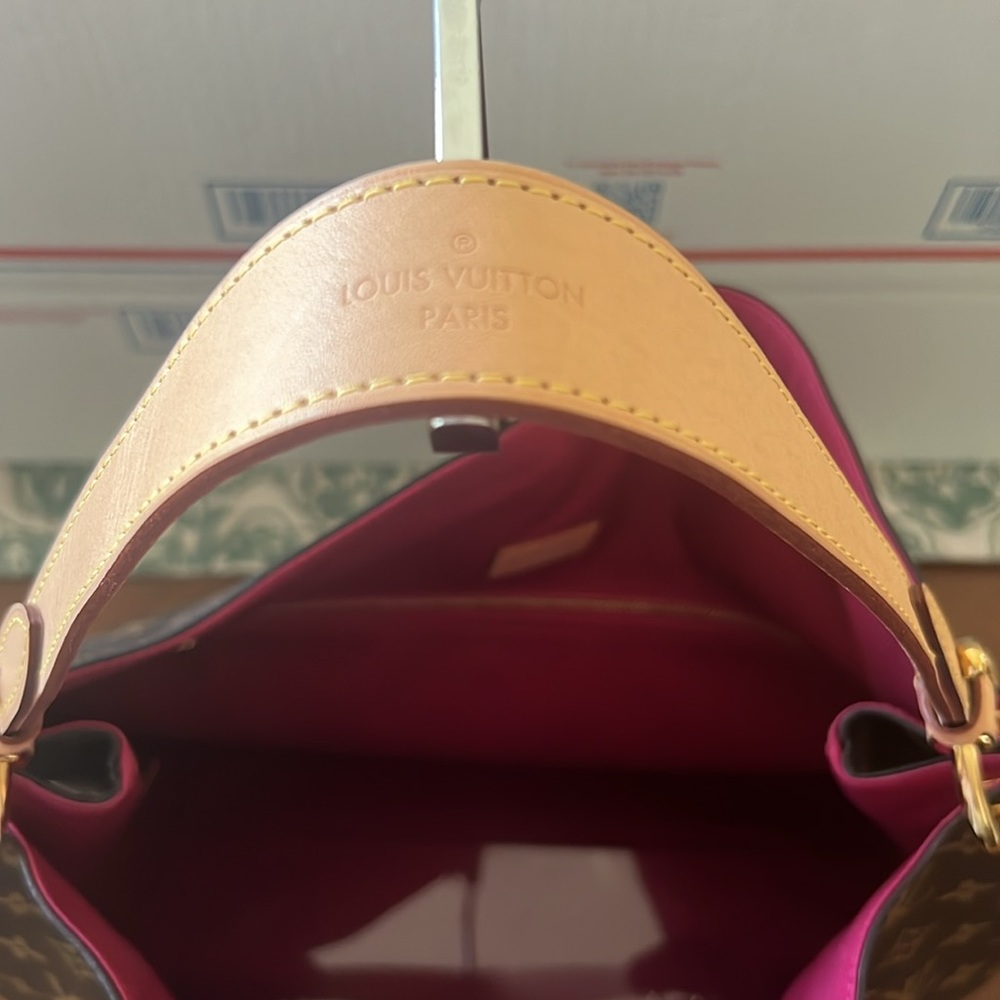 Beautiful Authentic Louis Vuitton Gracefull MM - Picture 7 of 16